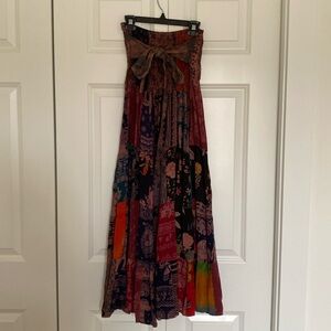 Maxi island skirt